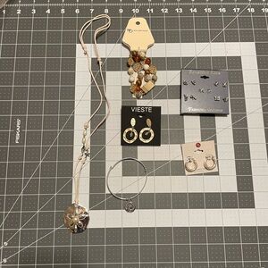 Mixed Jewelry Lot C02 6640